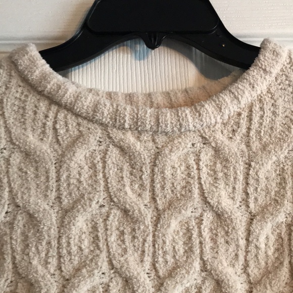 Cream cropped sweater - Picture 3 of 4